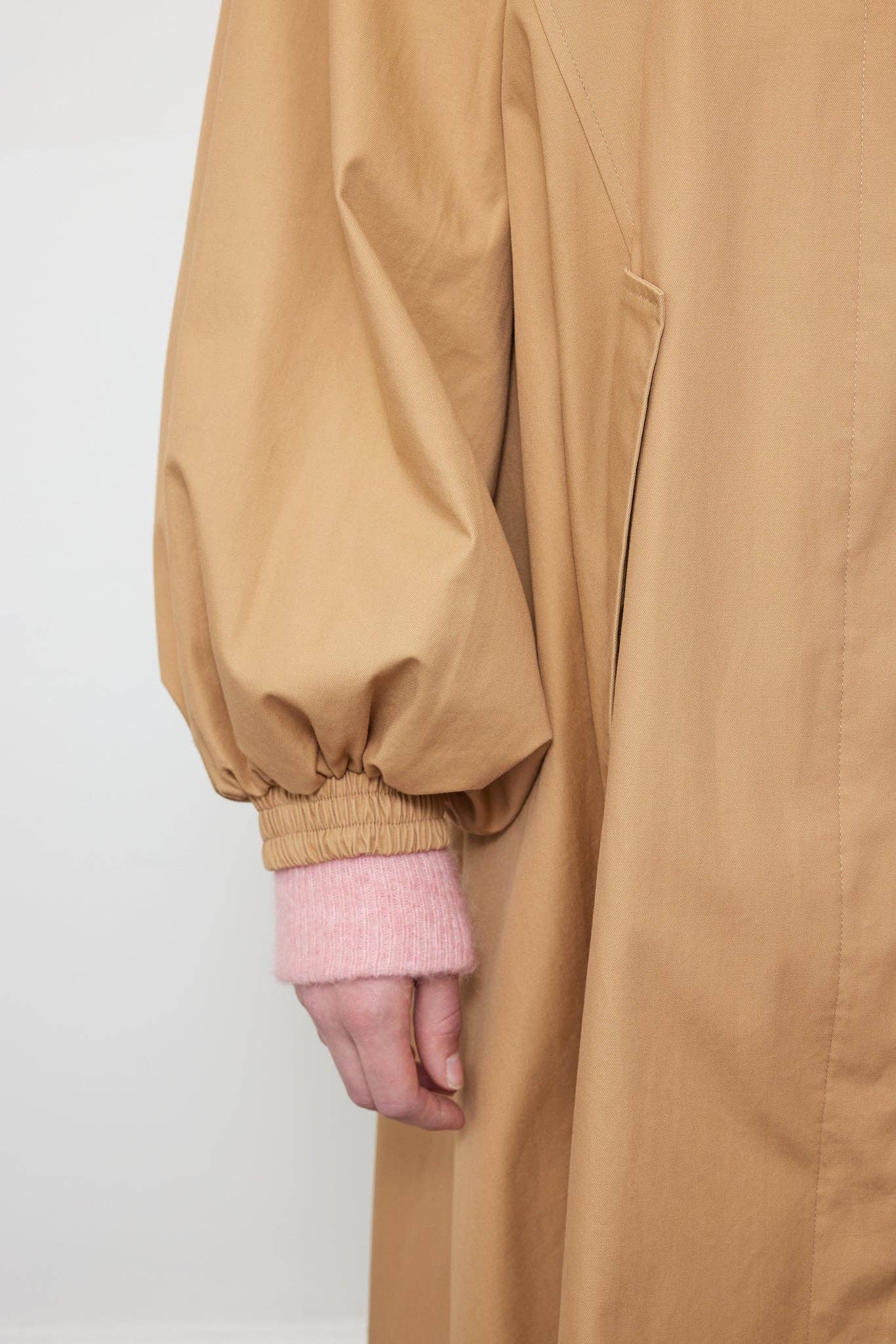 Sand Flekkpetrell mac coat for wholesale on Faire7