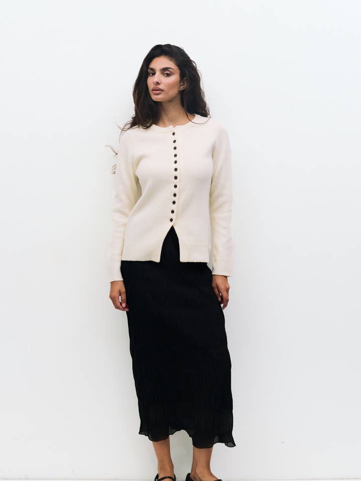 La Jupe Runa | Jupe Longue Texturée Semi-Transparente pour la vente par All Row