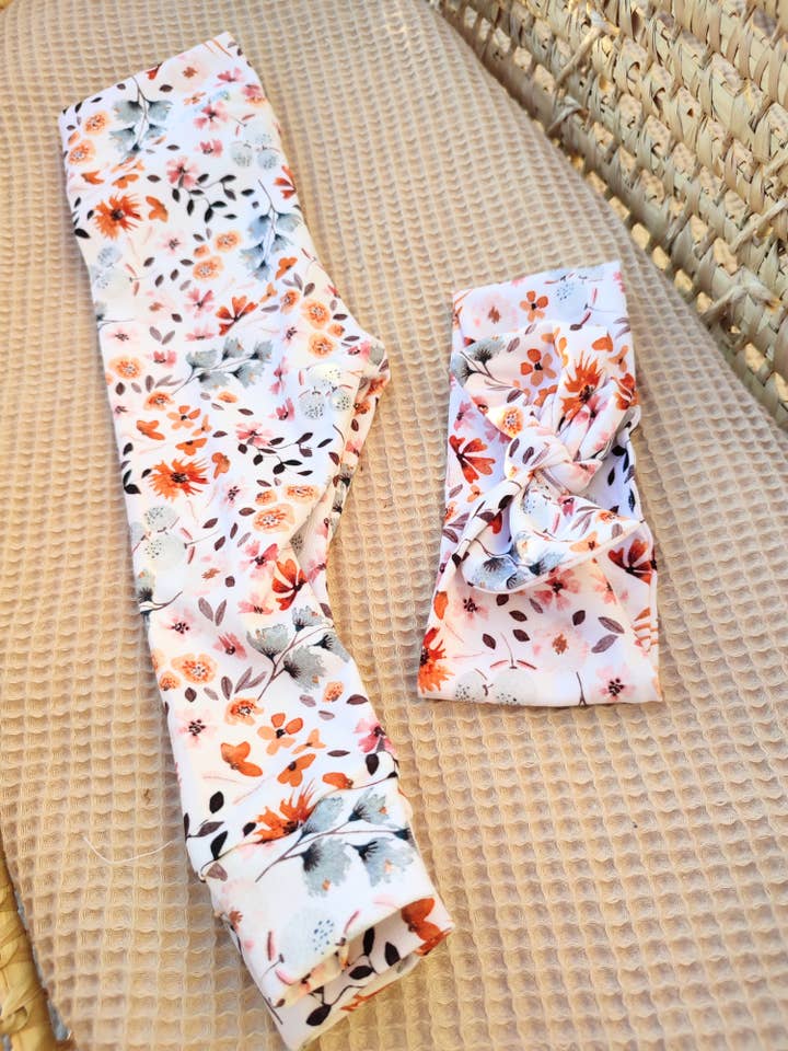 Organic Newborn Gift Set Leggins and Headband with a bow for wholesale by Petiteaude