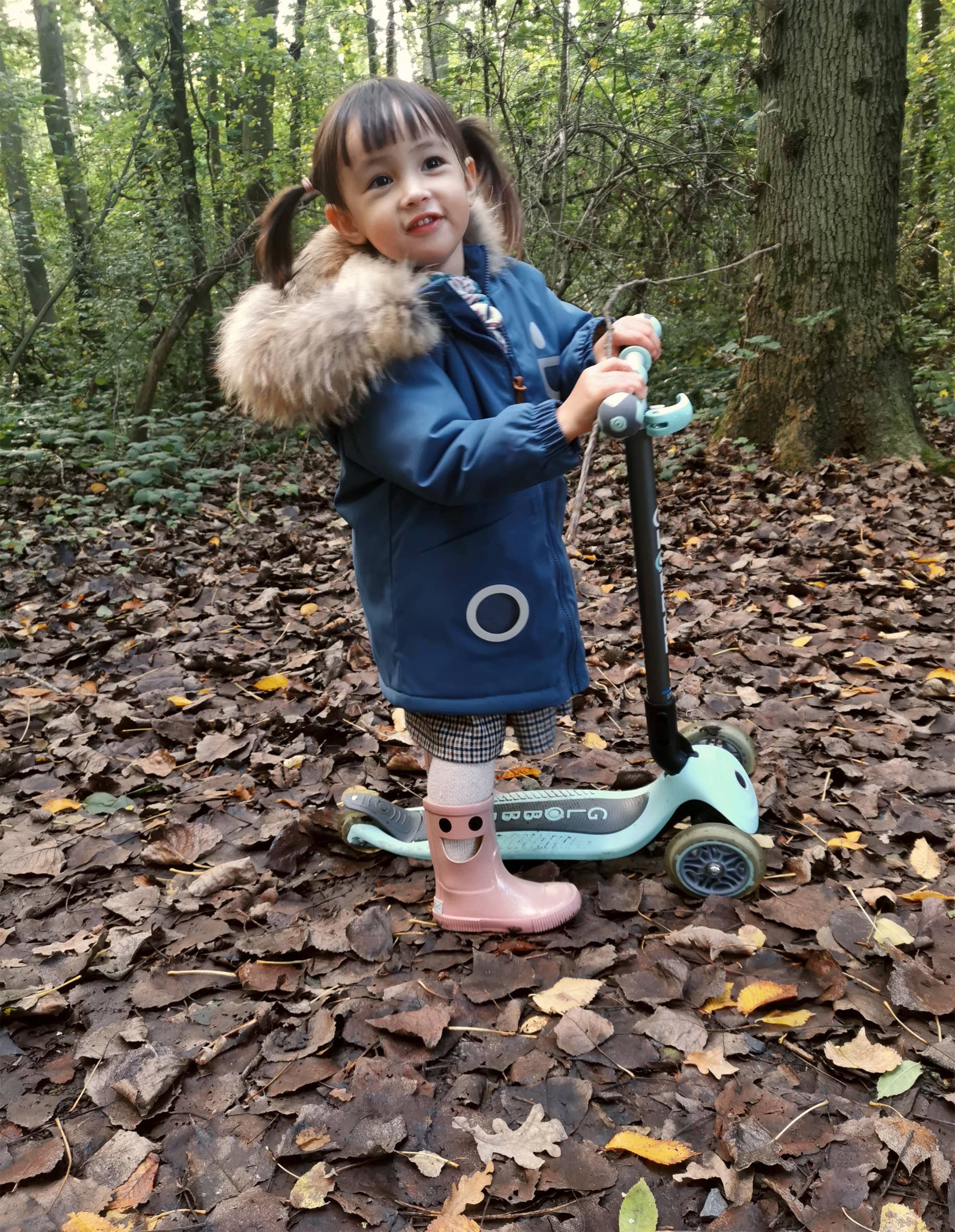 BOXBO - Wholesale Raincoat - Kids - Warm Waterproof & Snowproof Kids' Winter Coat (Blue)1