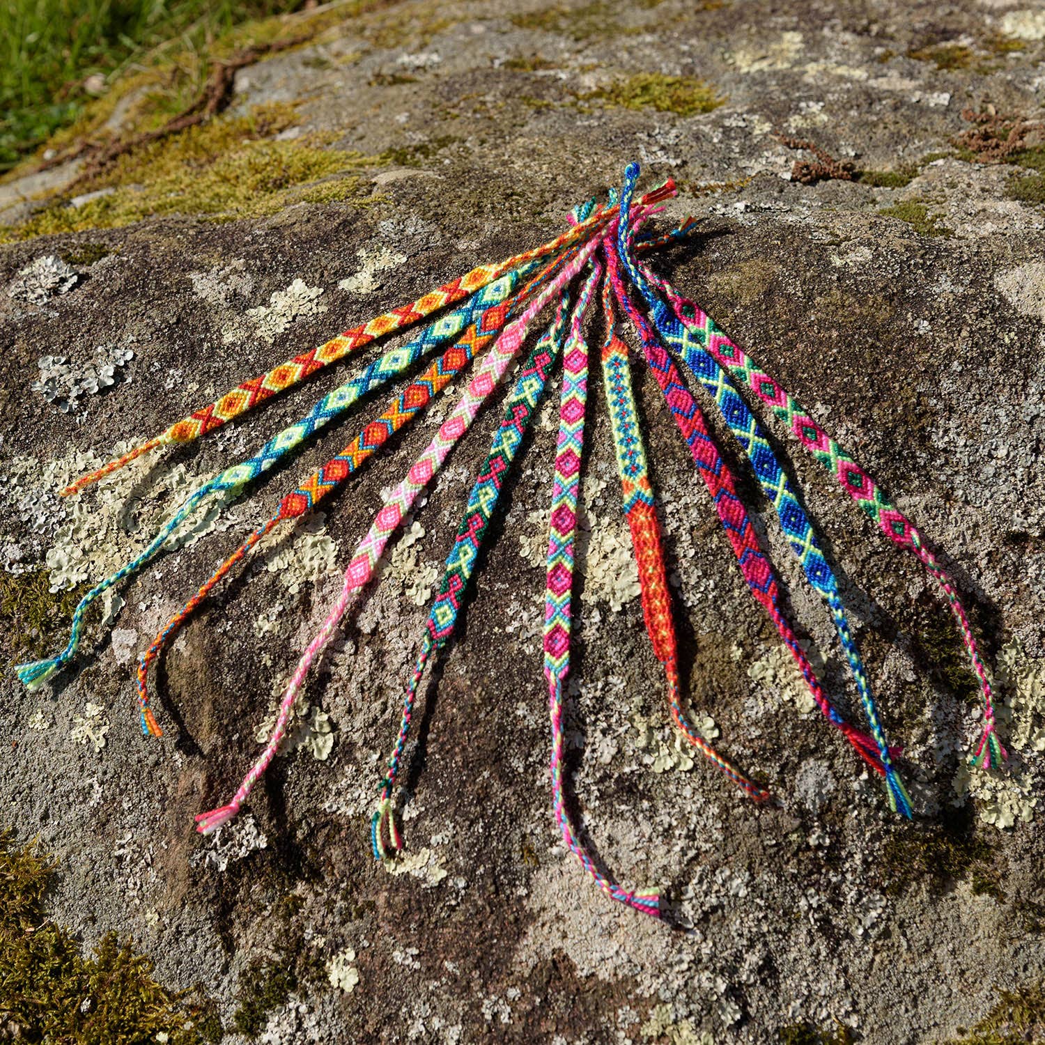 HUAIRURO – Großhandel Gewebtes/geflochtenes Armband – BAHIA brasilianisches Armband1