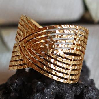 Textured adjustable ring – Future - Gold for wholesale by Visée Bijoux