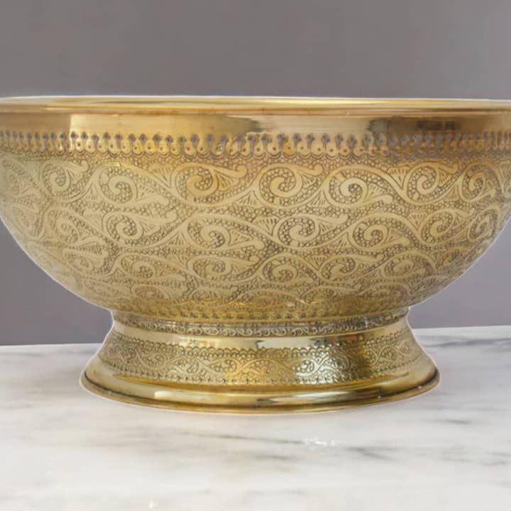 Vasque en laiton antique – Gravée à la main à Marrakech pour la vente par Moroccantastics