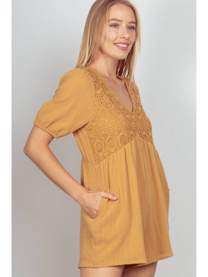 VERY J - Wholesale Romper - Dames - NP70387-Romper van stevig geweven stof met pofmouwen en kantdetails10