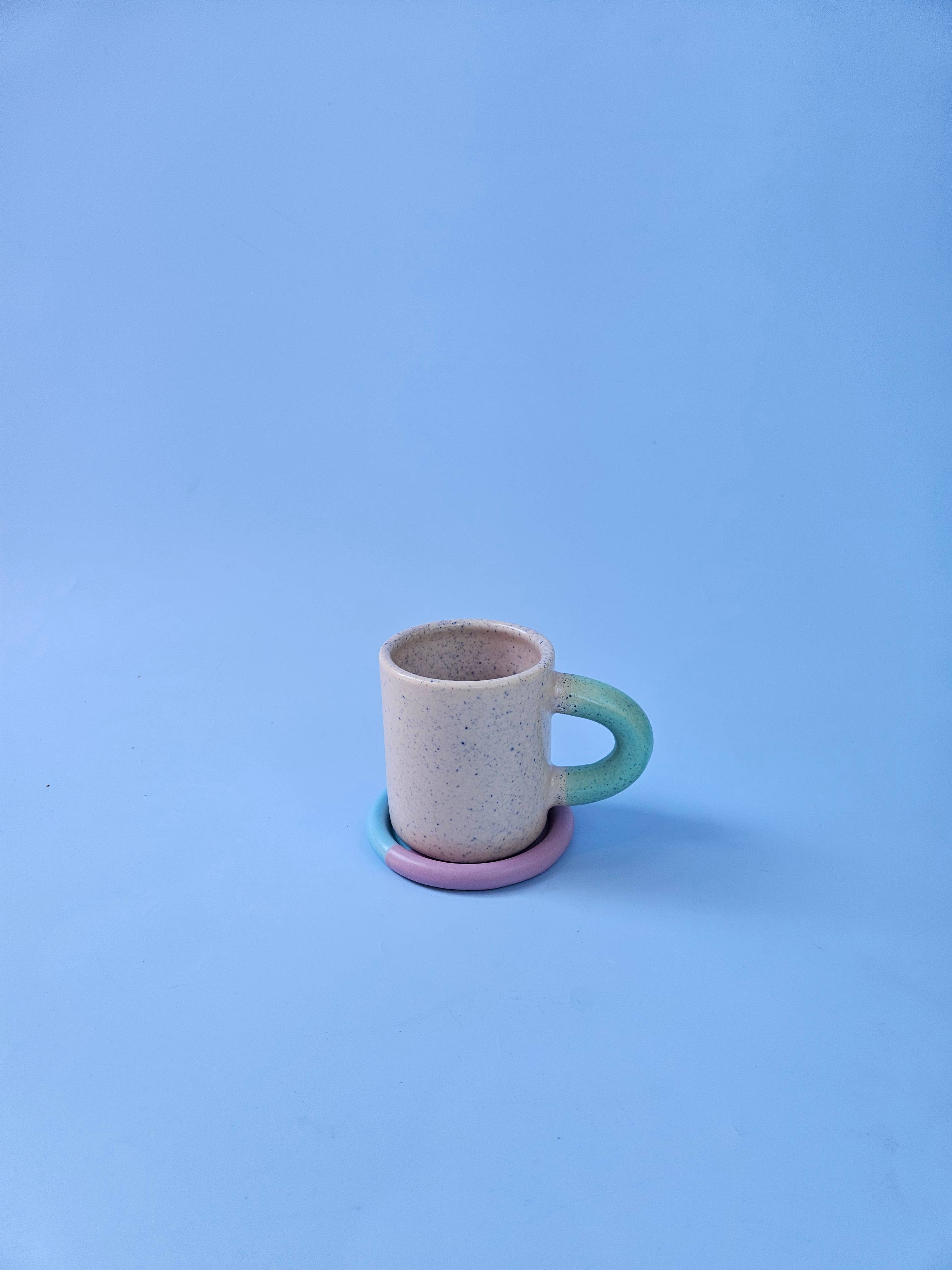 Bad Dogs Studio – Base de copos por atacado – Base de Copos Meio a Meio • Cerâmica Artesanal Colorida5