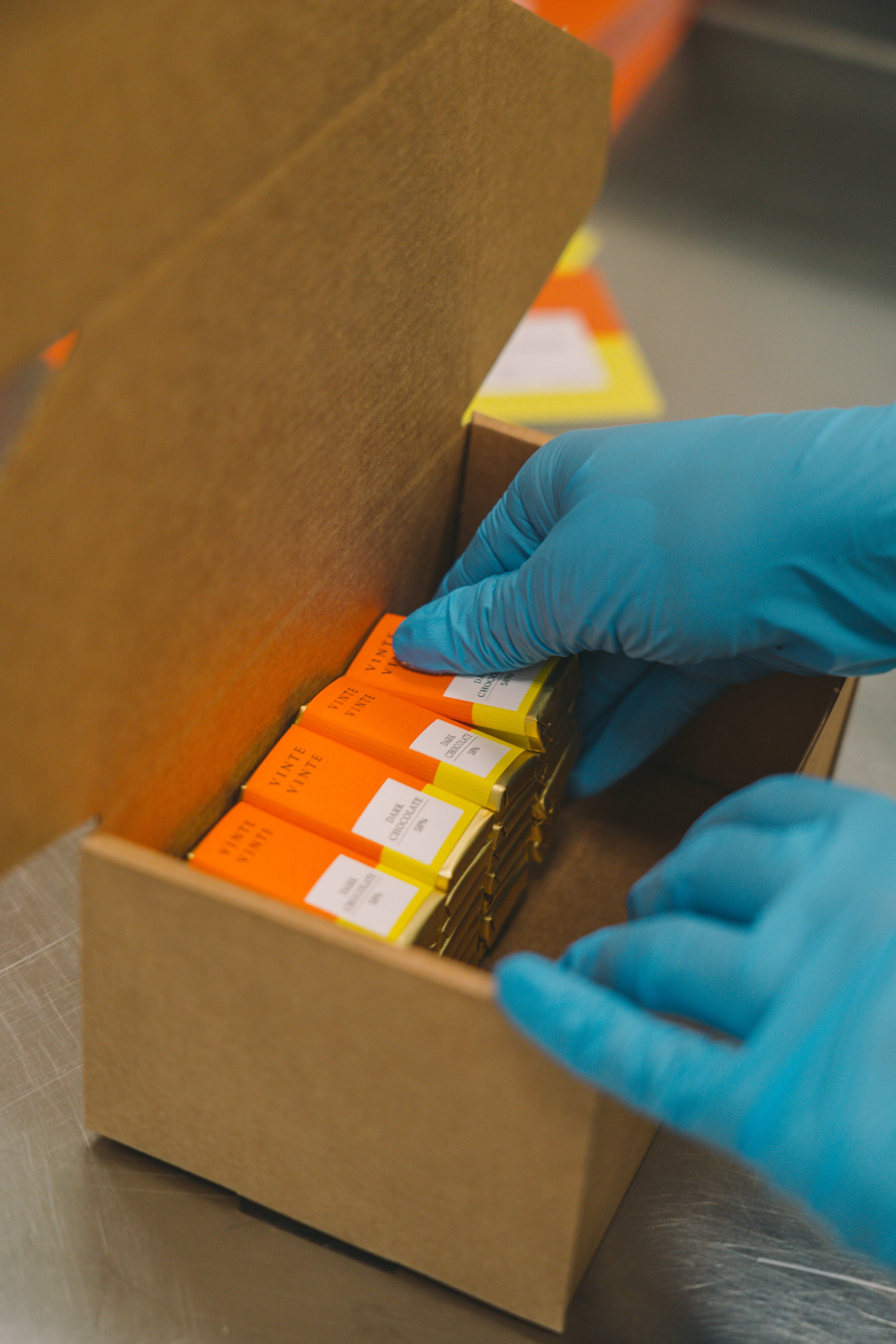 Vinte Vinte Chocolate – Engroshandel Chokoladeæsk – Carrés 6g Klassisk Mørk Chokolade 58% Kg (156 stk)6