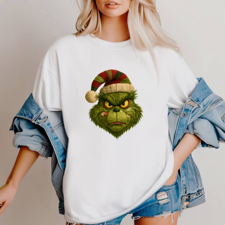 Urban Edge Co. – wholesale T-shirt (graphic) – unisex – GRINCH Quilt Pattern Graphic Tee #01141
