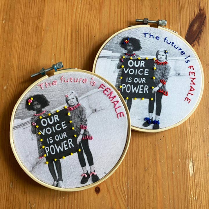 TheComptoir – wholesale Embroidery/cross-stitch supplies – La voix des femmes - kit de broderie3