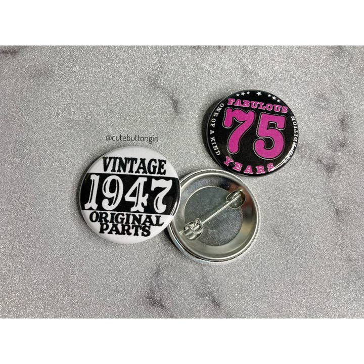 Jalon d'anniversaire de 1,25 pouces et 2,25 pouces pour la vente par Cute as a Button Girl