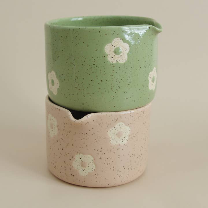 Matcha bowl (Sage/Cashew) for wholesale by Lilas Clayground