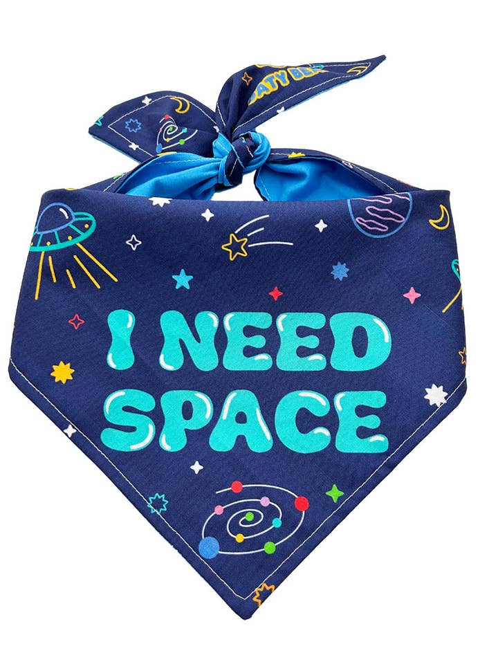 Besoin d'un bandana pour chien de l'espace pour la vente par Oaty Bear: Cute Accessories for Cute Dogs