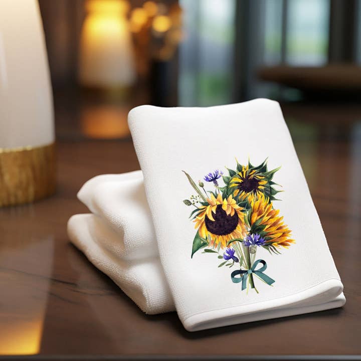 Serviette Sunflower Fingertip pour décoration de salle de bain ou de cuisine pour la vente par Fernville Creations