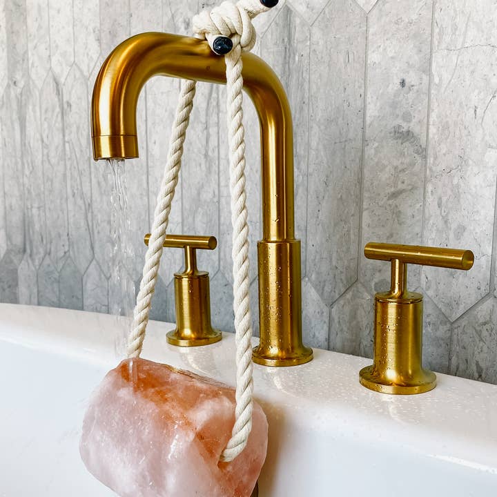 Rocks Detox - Wholesale Bath salts - Pink Himalayan Bath Salt Rock Large0