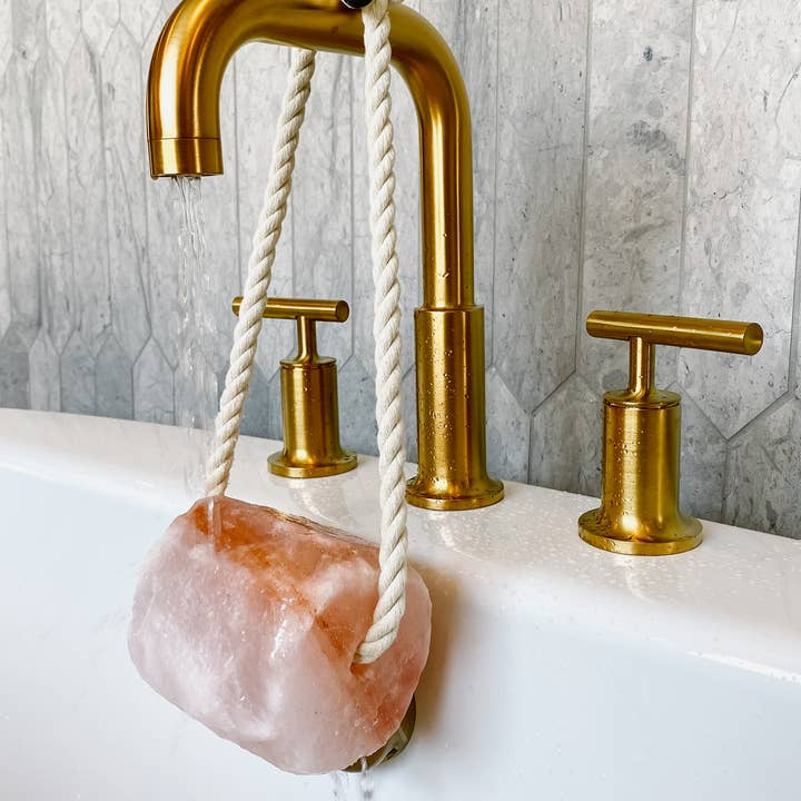 Petit rocher de sel de bain et de douche rose de l'Himalaya et autres tendances Résultats pour sel d'himalaya en vente B2B. Retours gratuits et paiement à 60 jours sur Faire sur Faire.