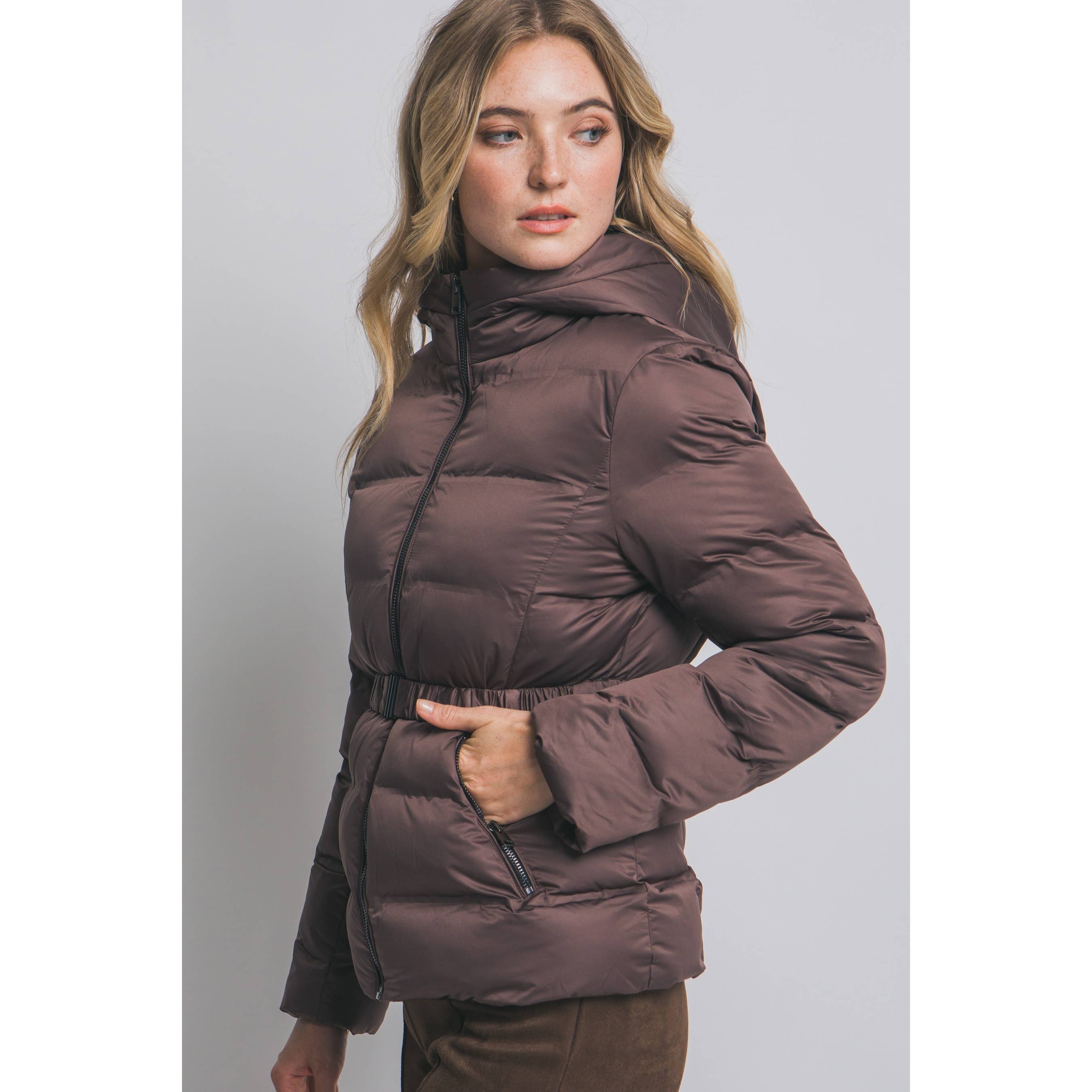 HiteJeans – Großhandel Pufferjacke – Damen – Kapuzen-Daunenjacke4