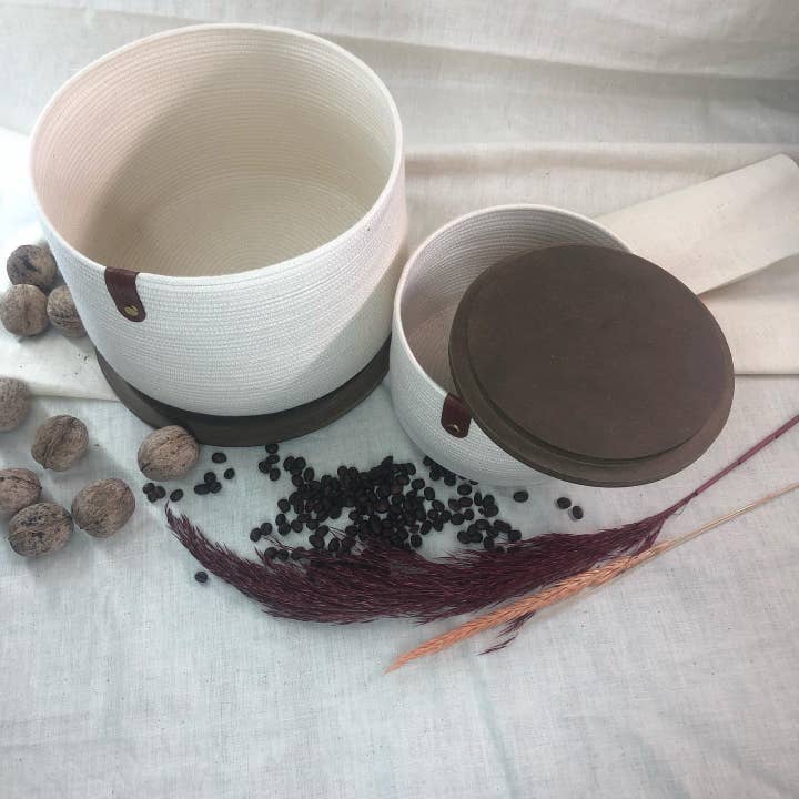 SannasDecor - Vendita all'ingrosso Cestini - Cestino di corda, doppio cestino bianco, coperchio in legno, cestino fatto a mano3