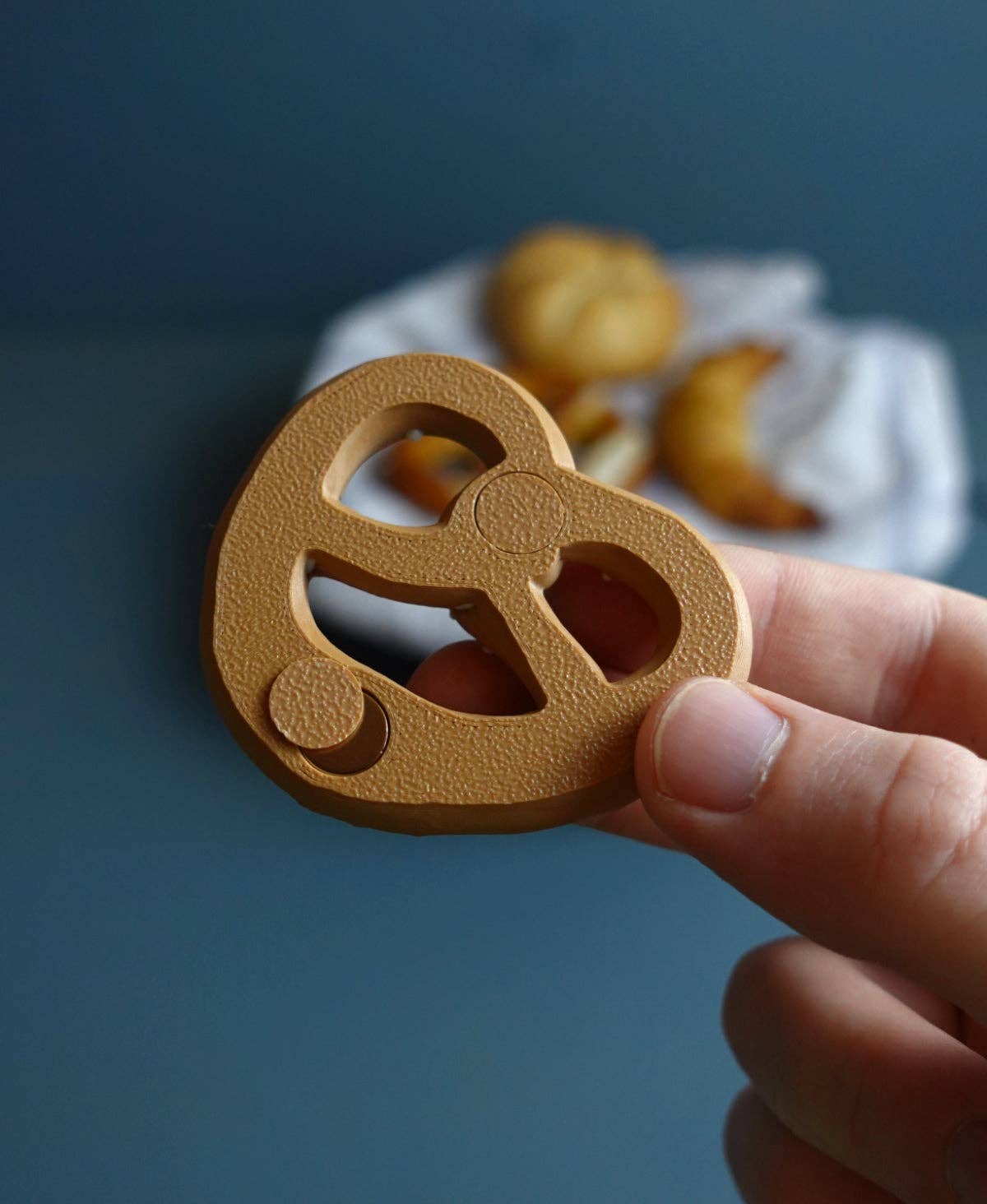 Roomberry - Wholesale Magnet - Croissants, pretzels, and bread roll refrigerator magnets1