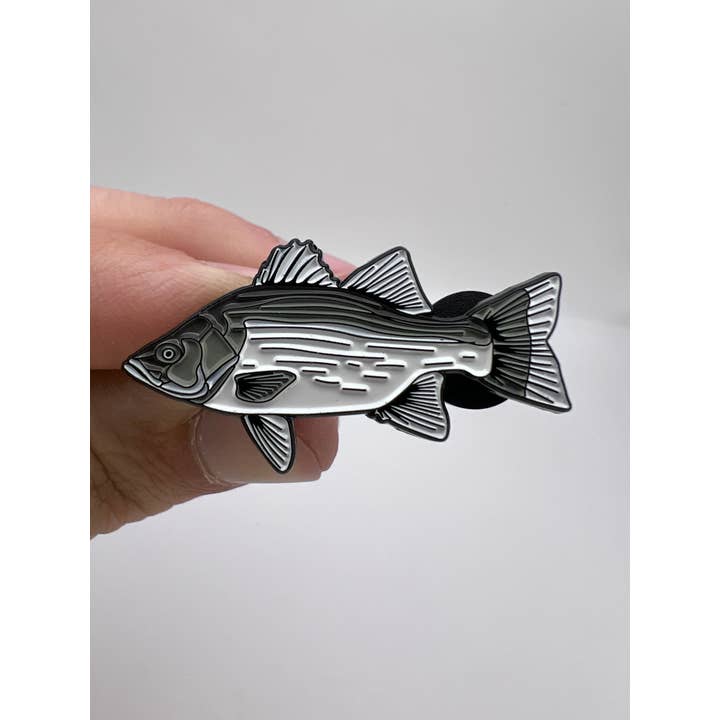 Bar blanc - Épingle poisson avec boîte cadeau pour la vente par Hooked Pins