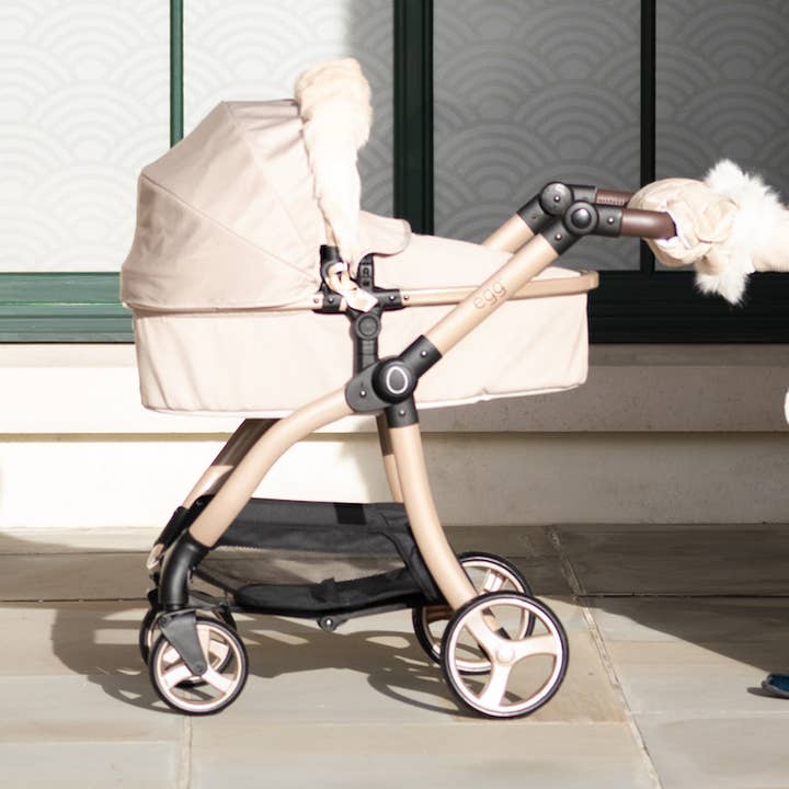 Passeggino per bambole egg® - Colore Feather per la vendita all'ingrosso da parte di Roma