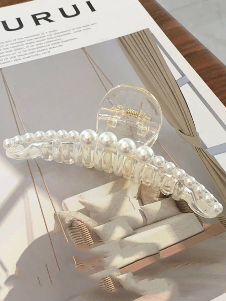 Pearl Acrylic Hair Clip L4068 for wholesale by Ole