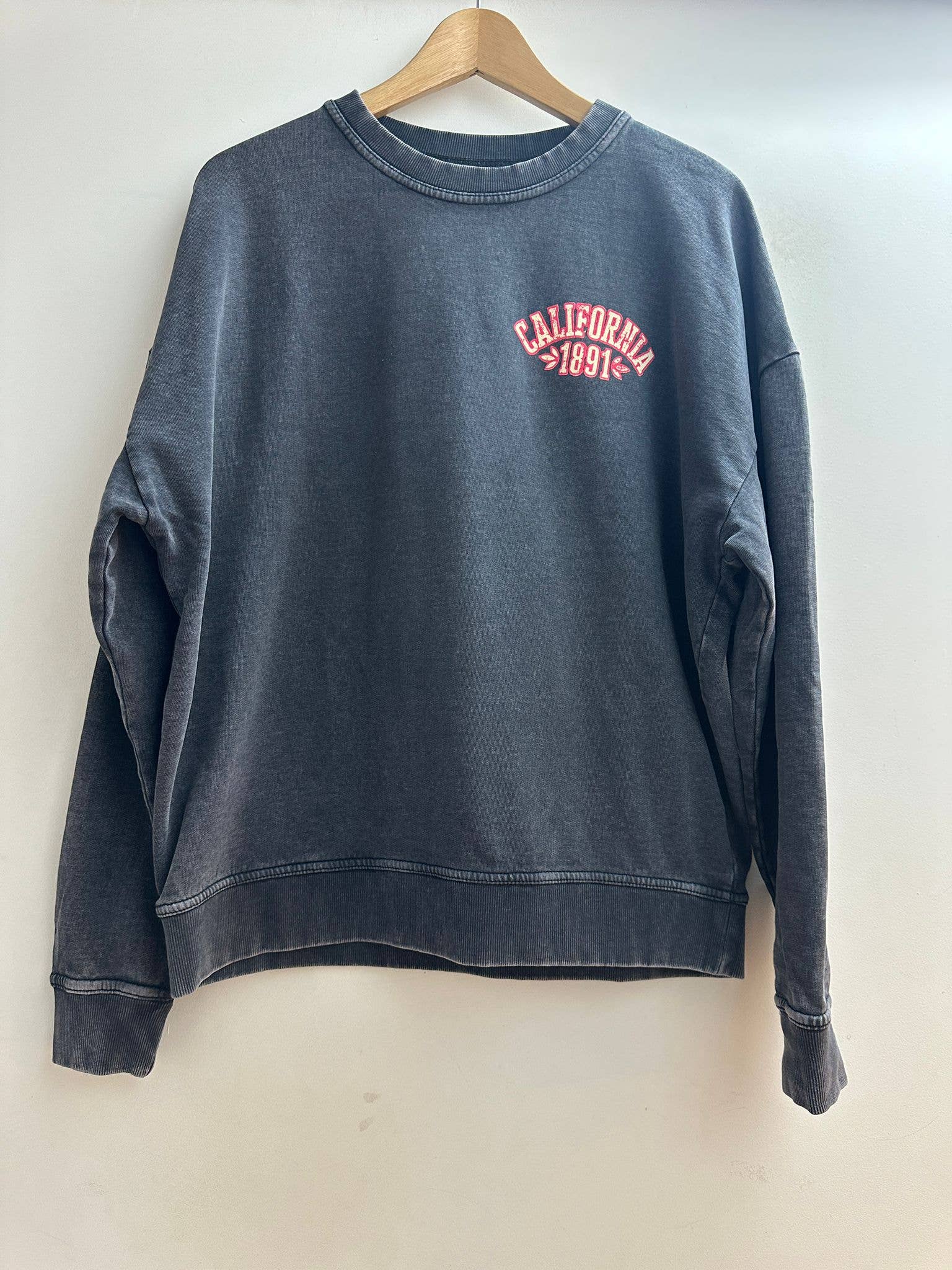 Black 10480S Vintage Printed Sweatshirt for wholesale on Faire0