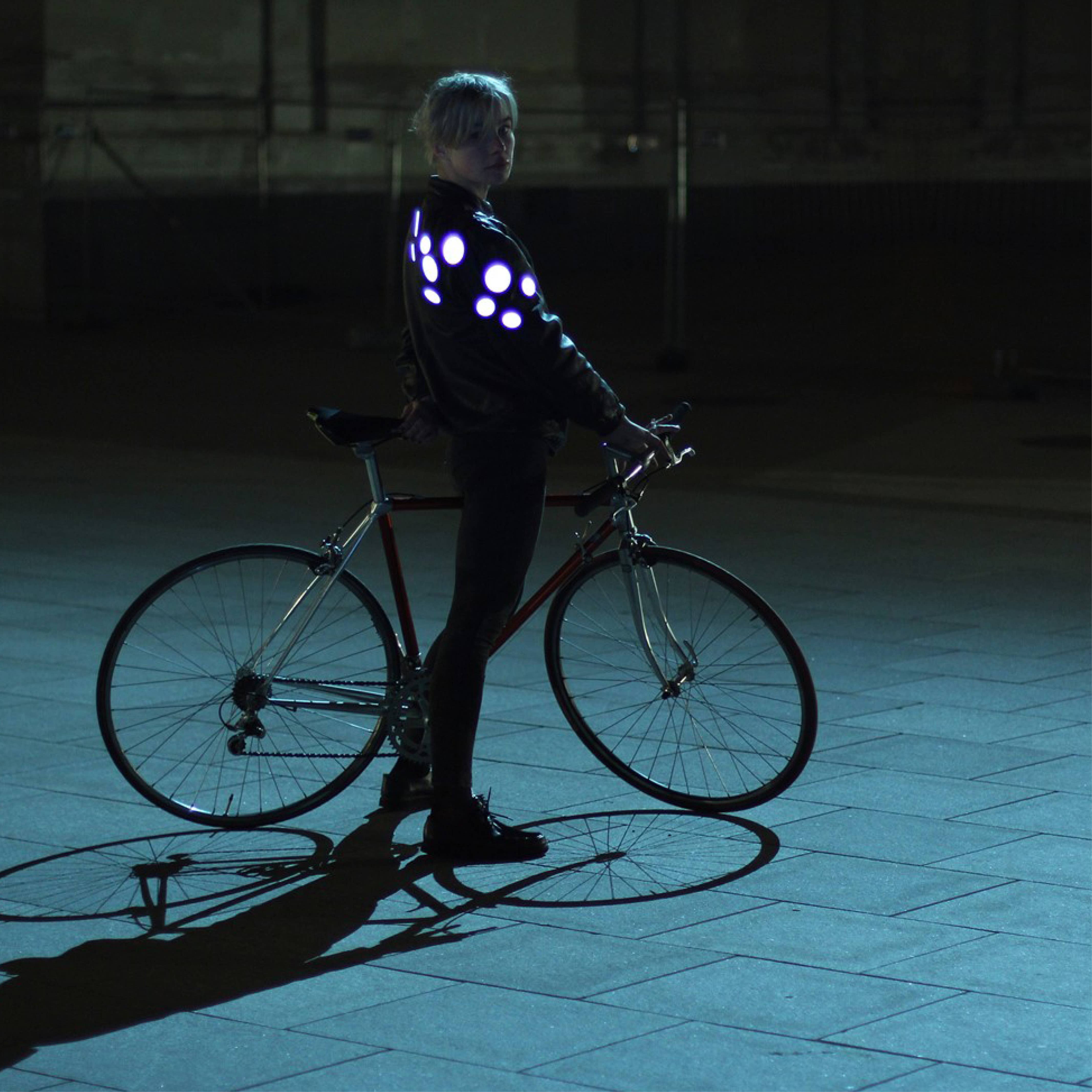 March - Wholesale Purse/Bag Accessory - Unisex - reflective badge reflector minimal X212