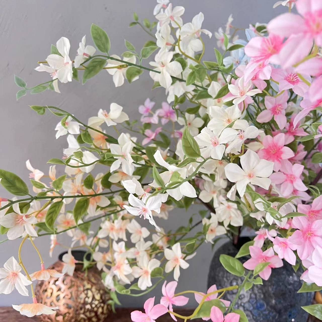 ACNITE(We cover U.S. import duties) - Vente Fleurs artificielles - Arrangement floral d'intérieur en jasmin en soie à l'aspect réaliste0