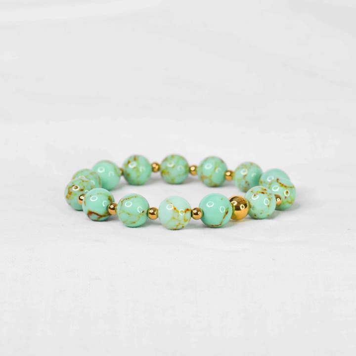 Lori Armband Howlite Spun Grön Guld 10mm för wholesale av BODHI OM ART