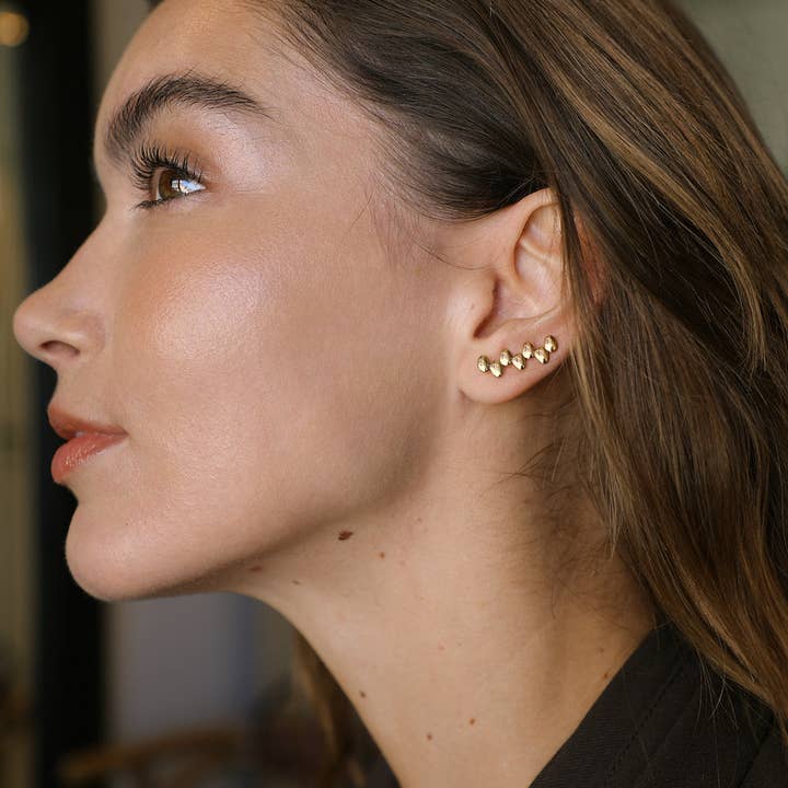 Niva Outlines and other Purchase Wholesale nivas. Free Returns & Net 60 Terms on Faire trending on Faire.