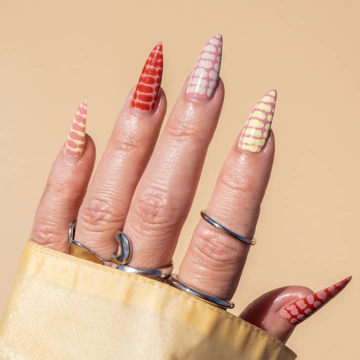 Glam & Grace - Wholesale Nail Polish - Nail Polish - Petal1