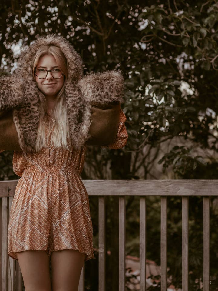 Capucha de leopardo para adulto - Piel sintética para venta al por mayor de Wolf & The Wildling