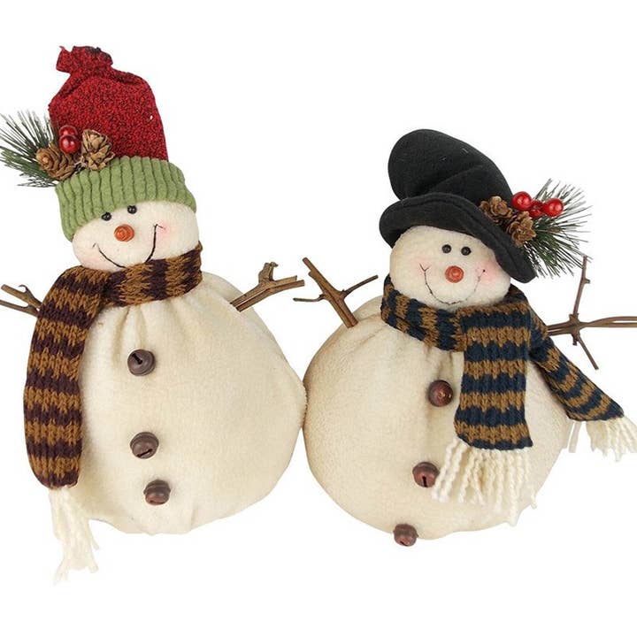 Coppia di pupazzi di neve in tessuto cucito a mano con braccia a ramoscello e cappelli in tessuto, assortiti, set da 2 - 25,4 cm di altezza per la vendita all'ingrosso da parte di Birch Maison