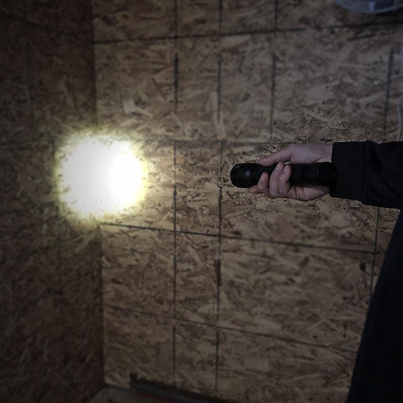 Flipo Group, Ltd. - Wholesale Flashlight - Stinger Tactical 2,000 Lumen Flashlight7