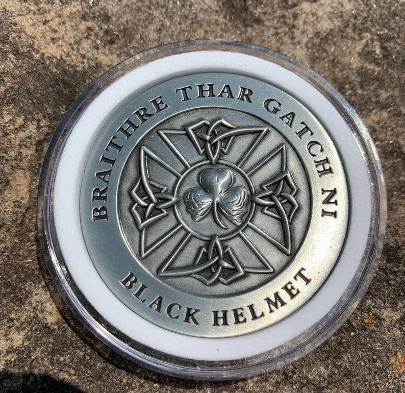 Black Helmet - Wholesale Keepsake Coin/Token - Braithre Challenge Coin - Brotherhood Before All Irish Challenge Coin1