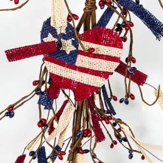Guirlande Americana avec drapeau en toile de jute, cœur, étoile et riz pour la vente par KMI International Corp.