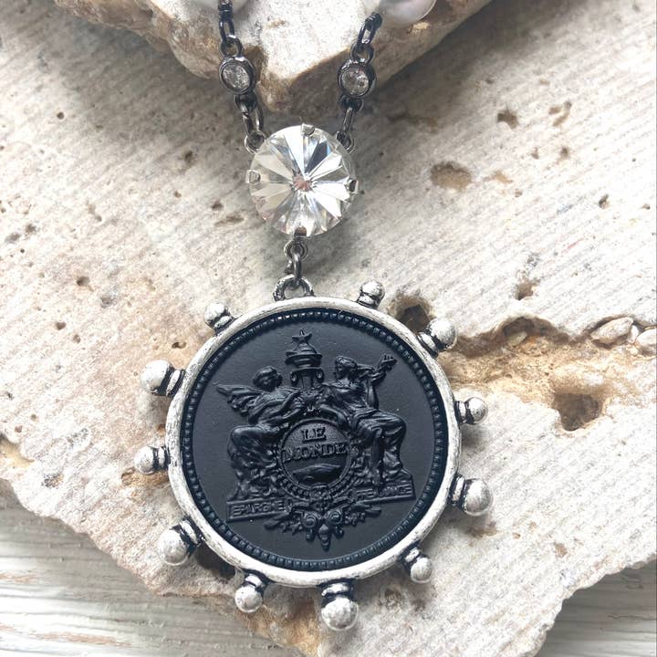 Moneta francese, collana di perle, boutique, gioielli costieri, oceano per la vendita all'ingrosso da parte di VB&CO Designs Handmade Jewelry