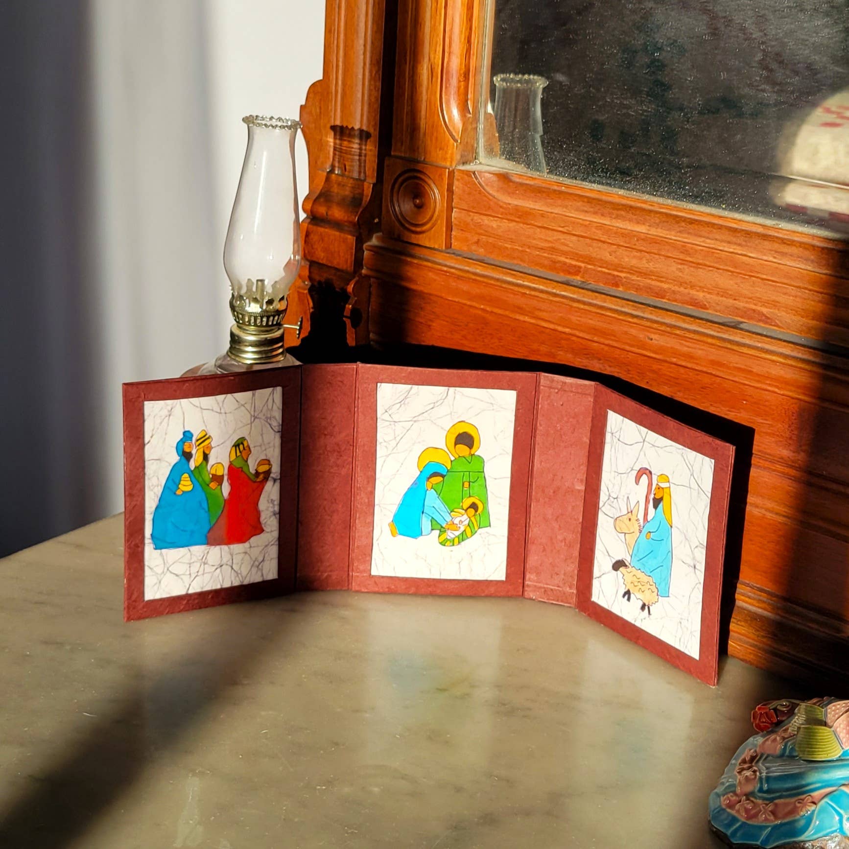 Eclectic Woodchuck – wholesale Nativity scene decor – Batik Nativity Triptych in Paper Mache Box 6