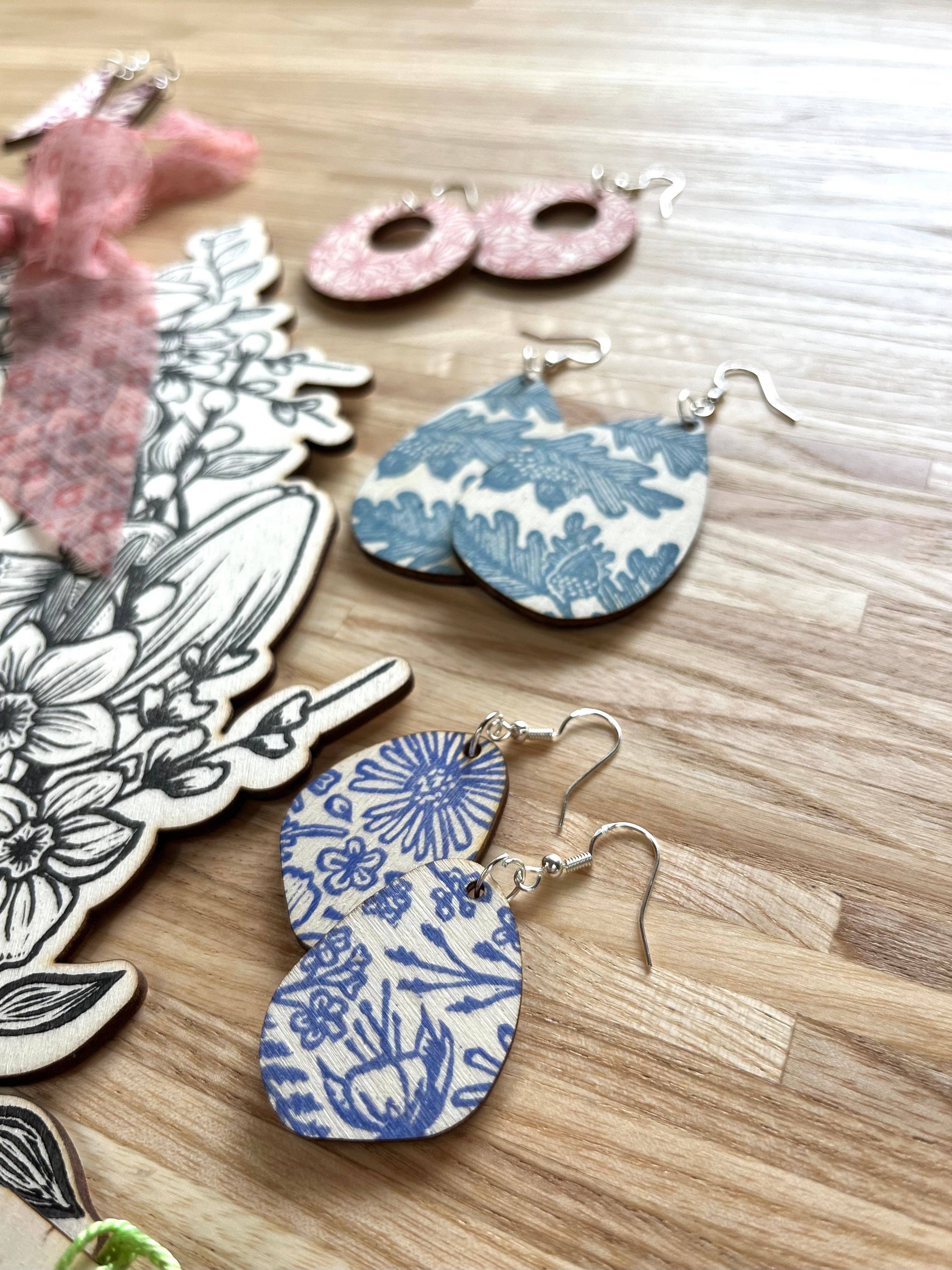 Beth Lewis Art – wholesale Dangle earrings – New Colourful Wooden Earrings26