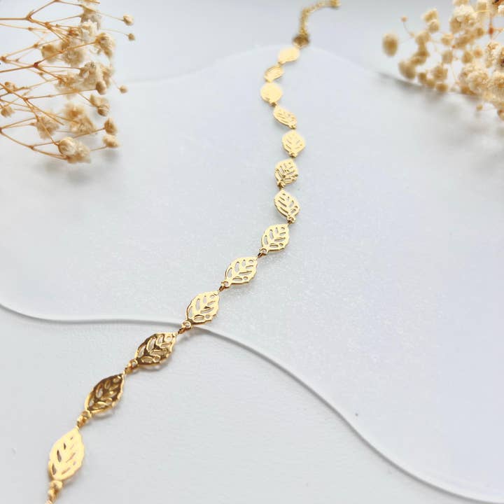 Bracciale a catena con ciondolo a foglia placcato oro per la vendita all'ingrosso da parte di Rossie Jewellery