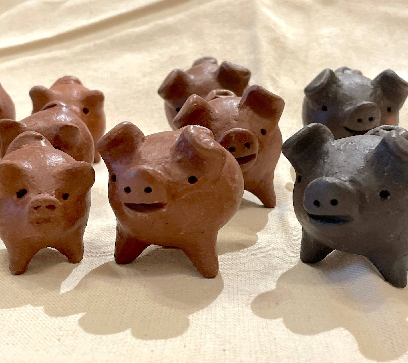 Tesoros Trading Company - Vendita all'ingrosso Statuette decorative - Buona Fortuna 3 Zampe Maiale, Chanchito, Cile (YPIG)7