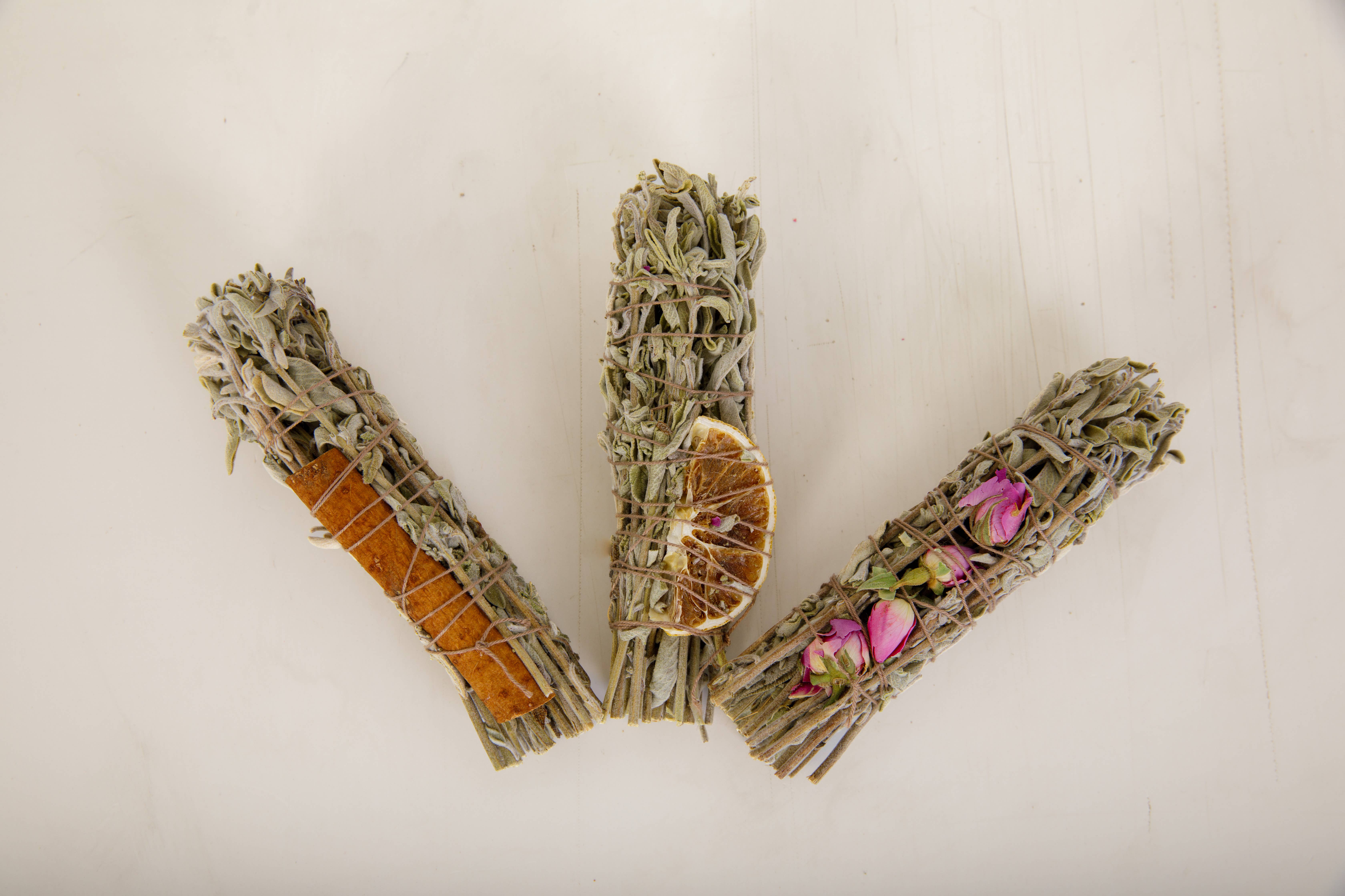 NAVA – wholesale Salviabunt – Sagepaket med kanel, torkad apelsin och torkade blommor1