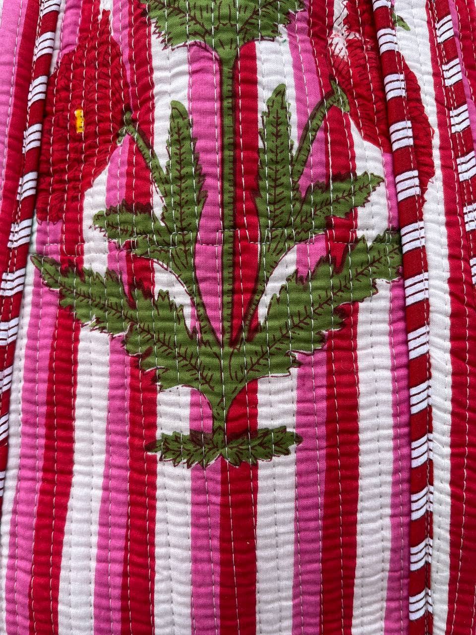 bhavnas boutique – Engroshandel Skuldertaske – til kvinder – Smuk quiltet bomulds shopper med håndtrykt mønster til kvinder2