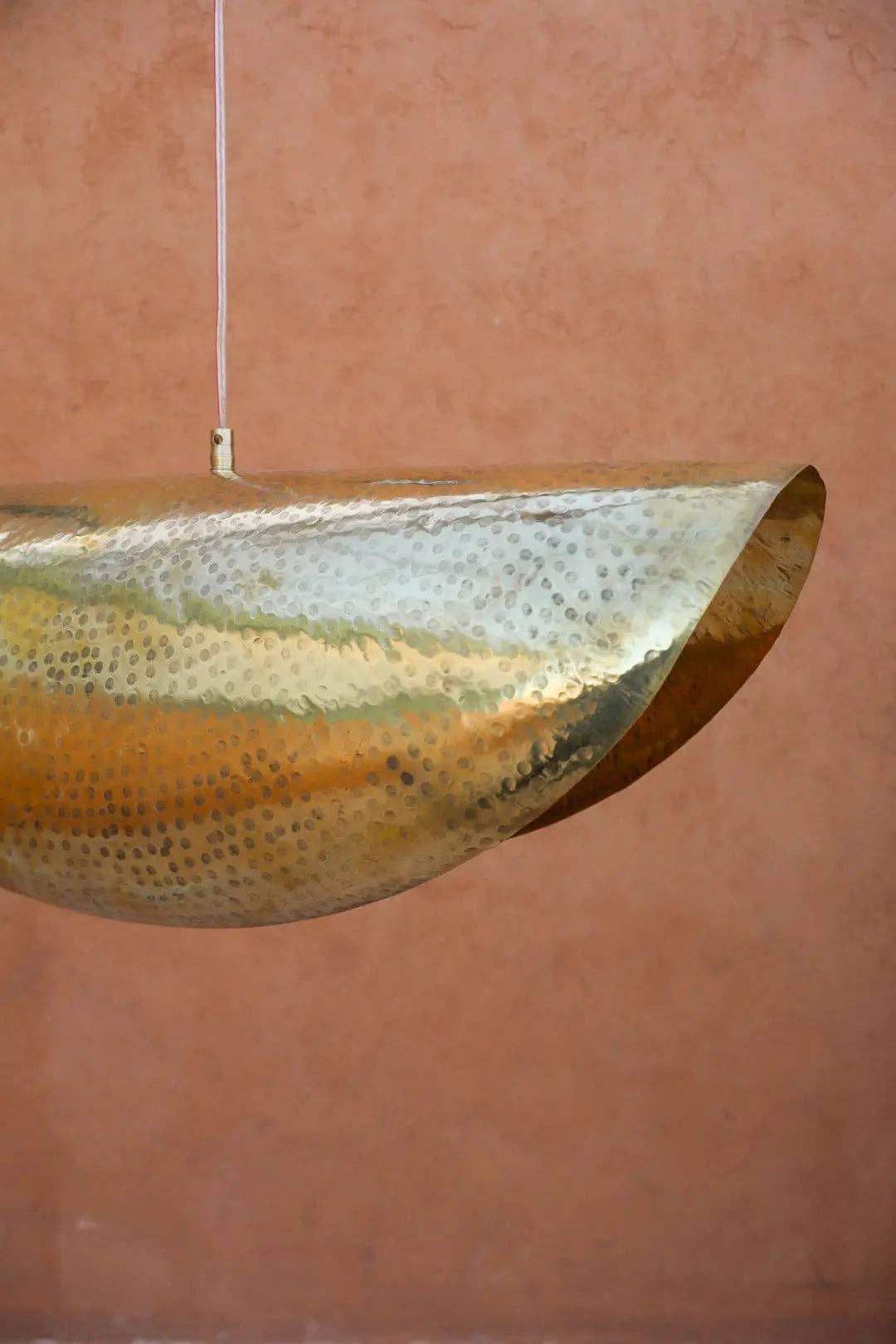 Néda - Wholesale Chandelier/Hanging Light - Lotus Leaf Brass Pendant "NOOR" - Smooth3