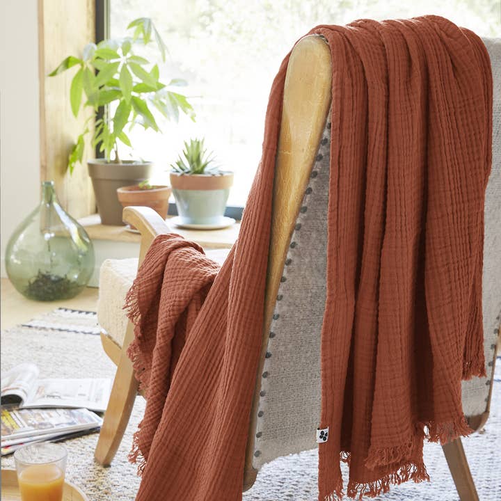 L'effet Papillon - Wholesale Throw Blanket - GAÏA Terracotta fringed throw 130 x 160 cm2