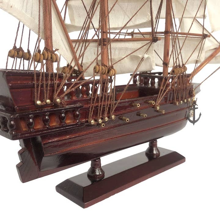 Hampton Nautical - Vente Décorations de table - Capitaine Kidd's Adventure Galley en bois White Sails Pirate Ship Modèle 20"3