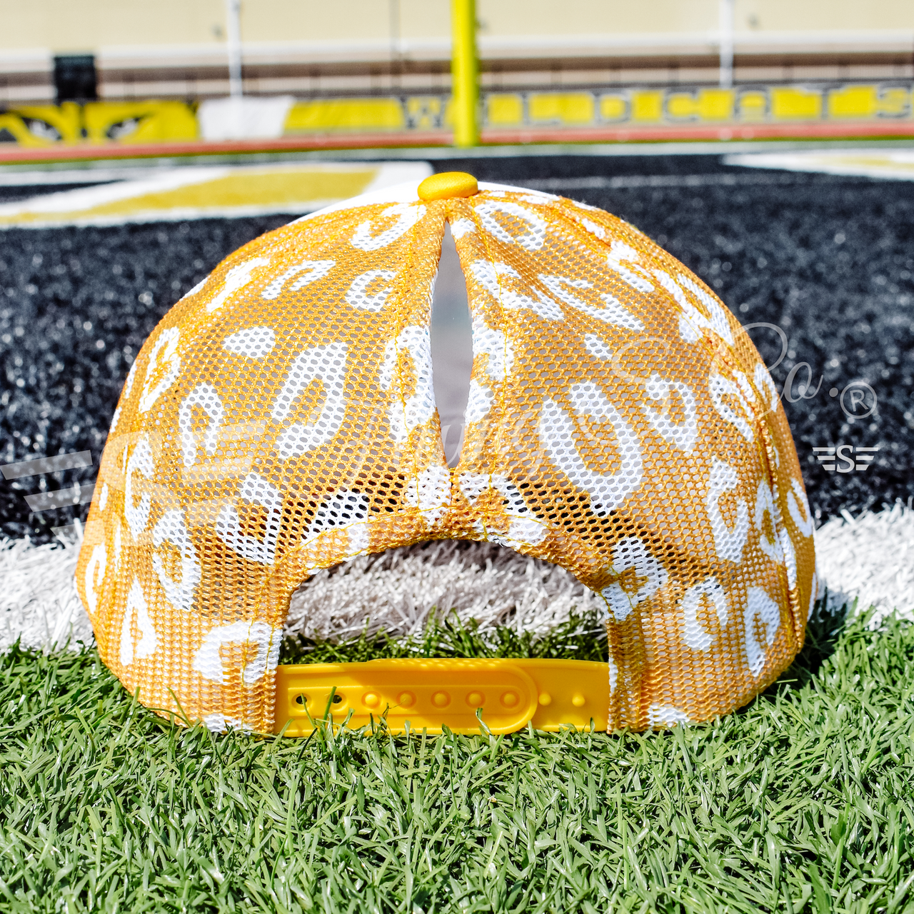 Flying S Company – Großhandel Basecap – Unisex – Weißer Front Leopard Magna Pony™ Mesh Foam Trucker Hut6