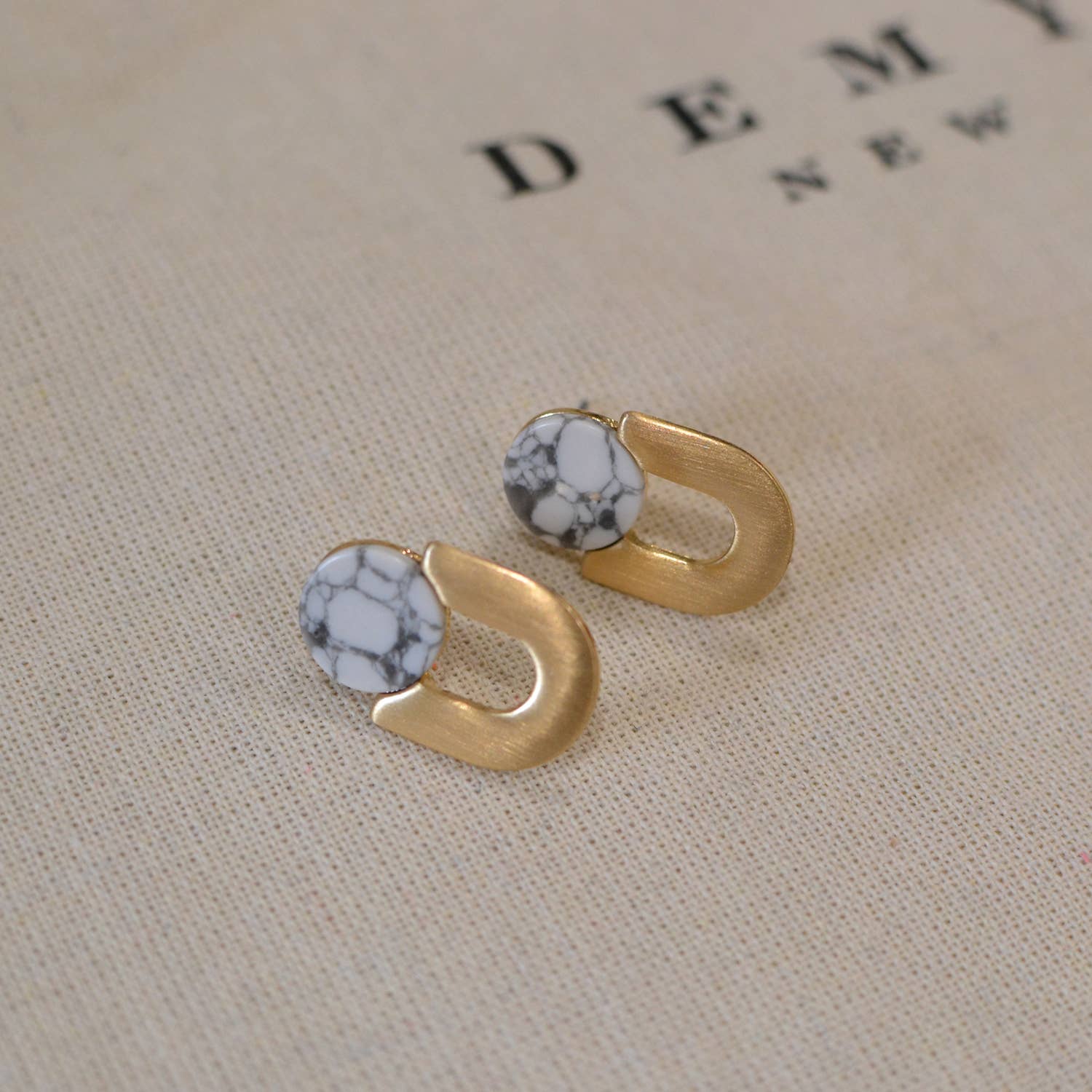 StarryNYC - Wholesale Stud/Post Earrings - Boho Abalone Button Round U Shape Worn Plating Post Earrings0