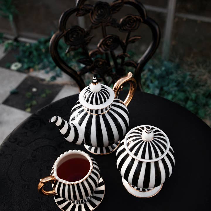Lively Ghosts - Wholesale Tea Pot - Teapot | Grim & Ghostly Tea Set