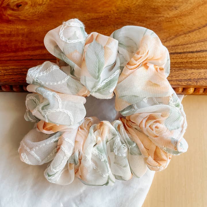 Vintage Rose Scrunchie för wholesale av Wild Rose Accessories