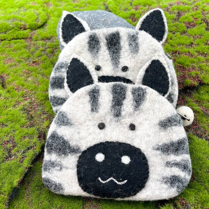 Bianco Portamonete in feltro di lana fatto a mano a forma di zebra dei cartoni animati in vendita all'ingrosso su Faire5